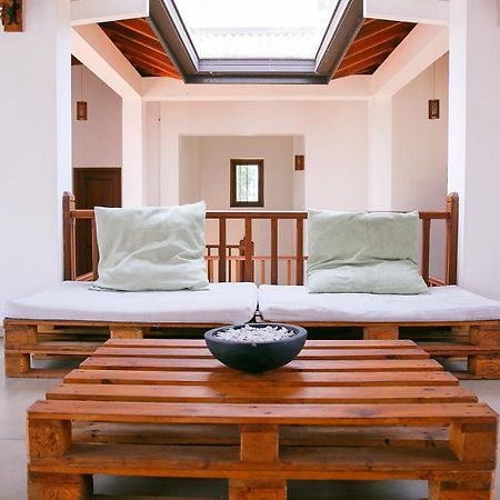 Battaramulla Boutique Villa Шри Джайеварденепура Кота Екстериор снимка