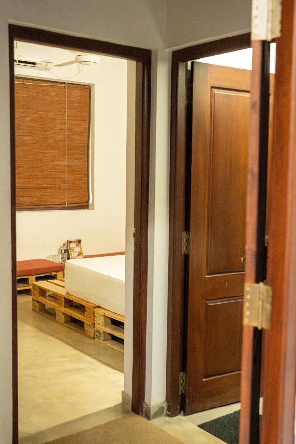 Battaramulla Boutique Villa Шри Джайеварденепура Кота Екстериор снимка