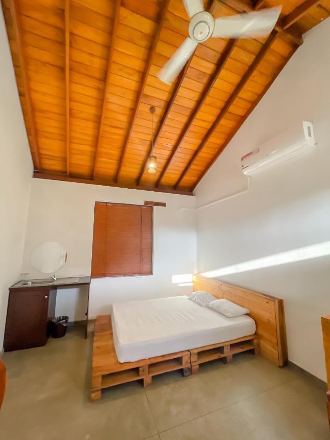 Battaramulla Boutique Villa Шри Джайеварденепура Кота Екстериор снимка