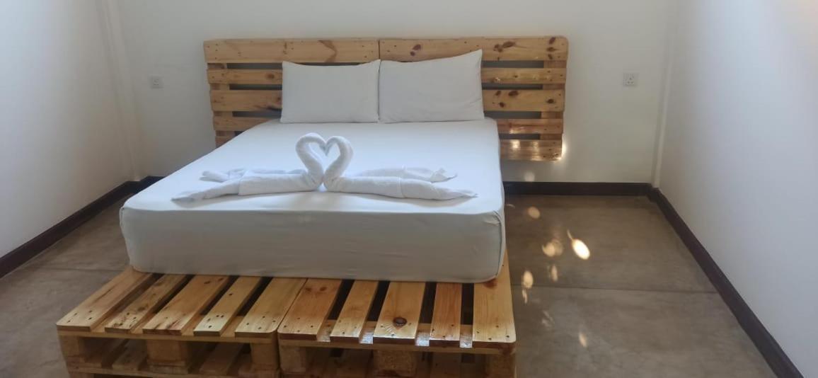 Battaramulla Boutique Villa Шри Джайеварденепура Кота Екстериор снимка